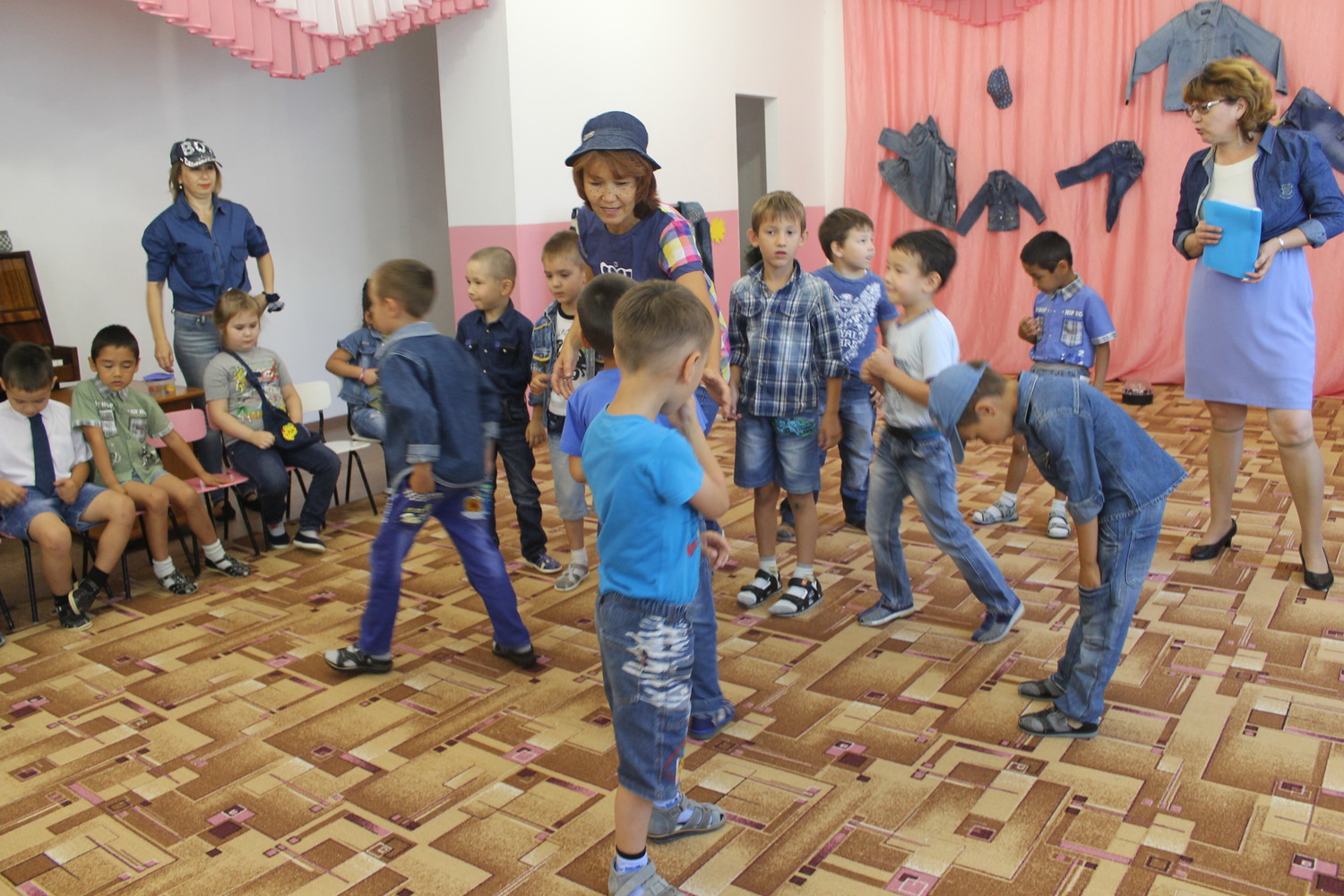 Джинсовая вечеринка для детей в детском саду выпускной
